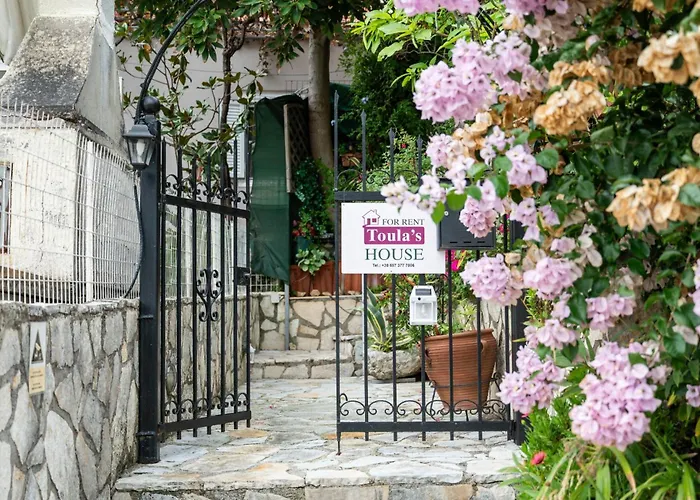 Toulas House Divaráta